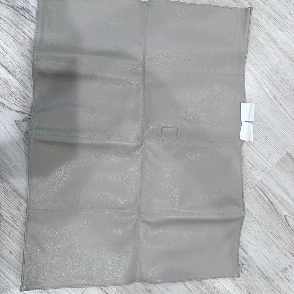 Fawn Design Light Gray Baby Bag